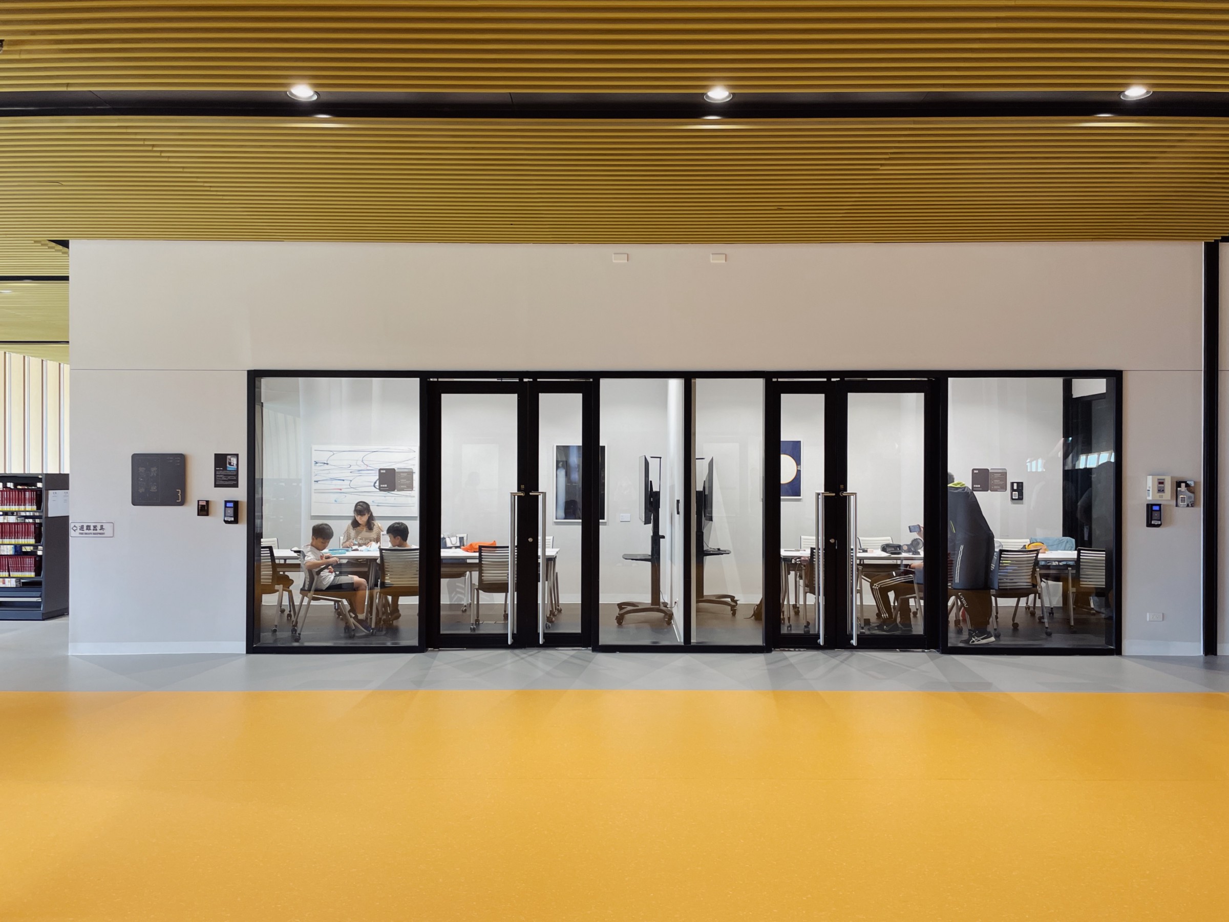 amuzineu-臺南市立總圖