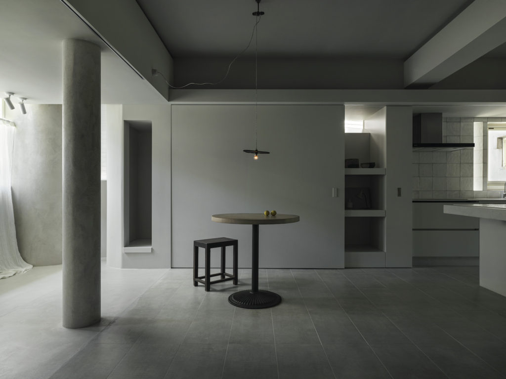 Amuzineu_鞠躬上場