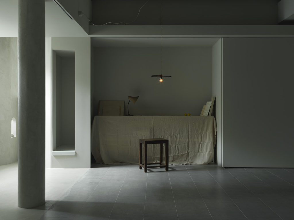 Amuzineu_鞠躬上場