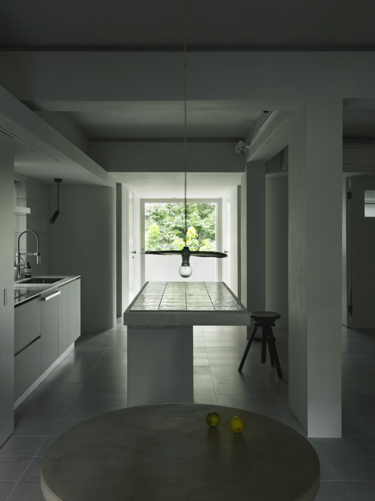 Amuzineu_鞠躬上場