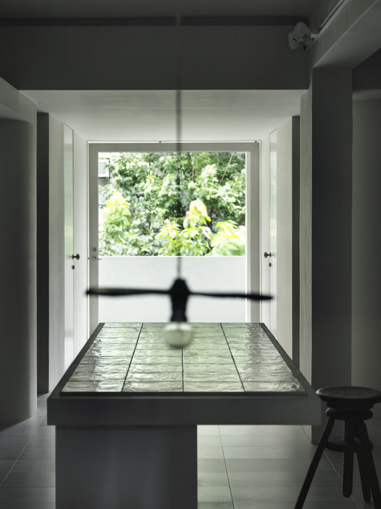 Amuzineu_鞠躬上場