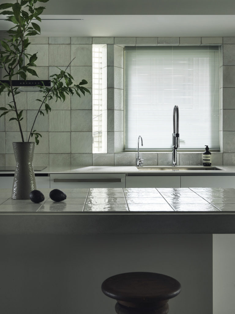 Amuzineu_鞠躬上場