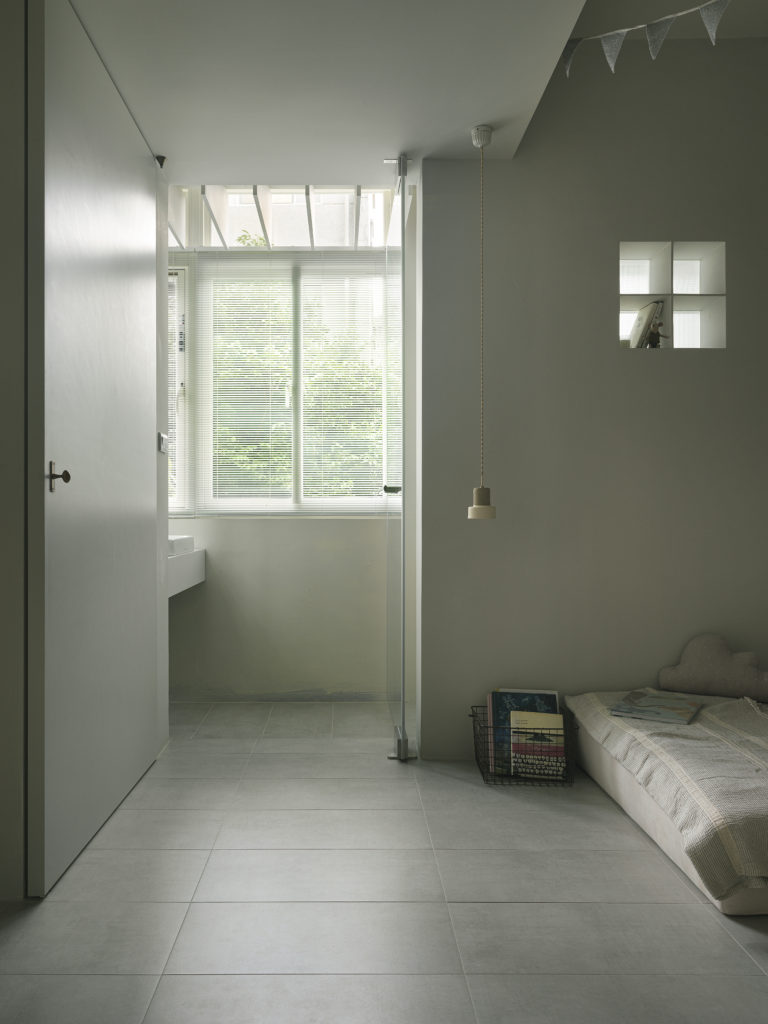 Amuzineu_鞠躬上場