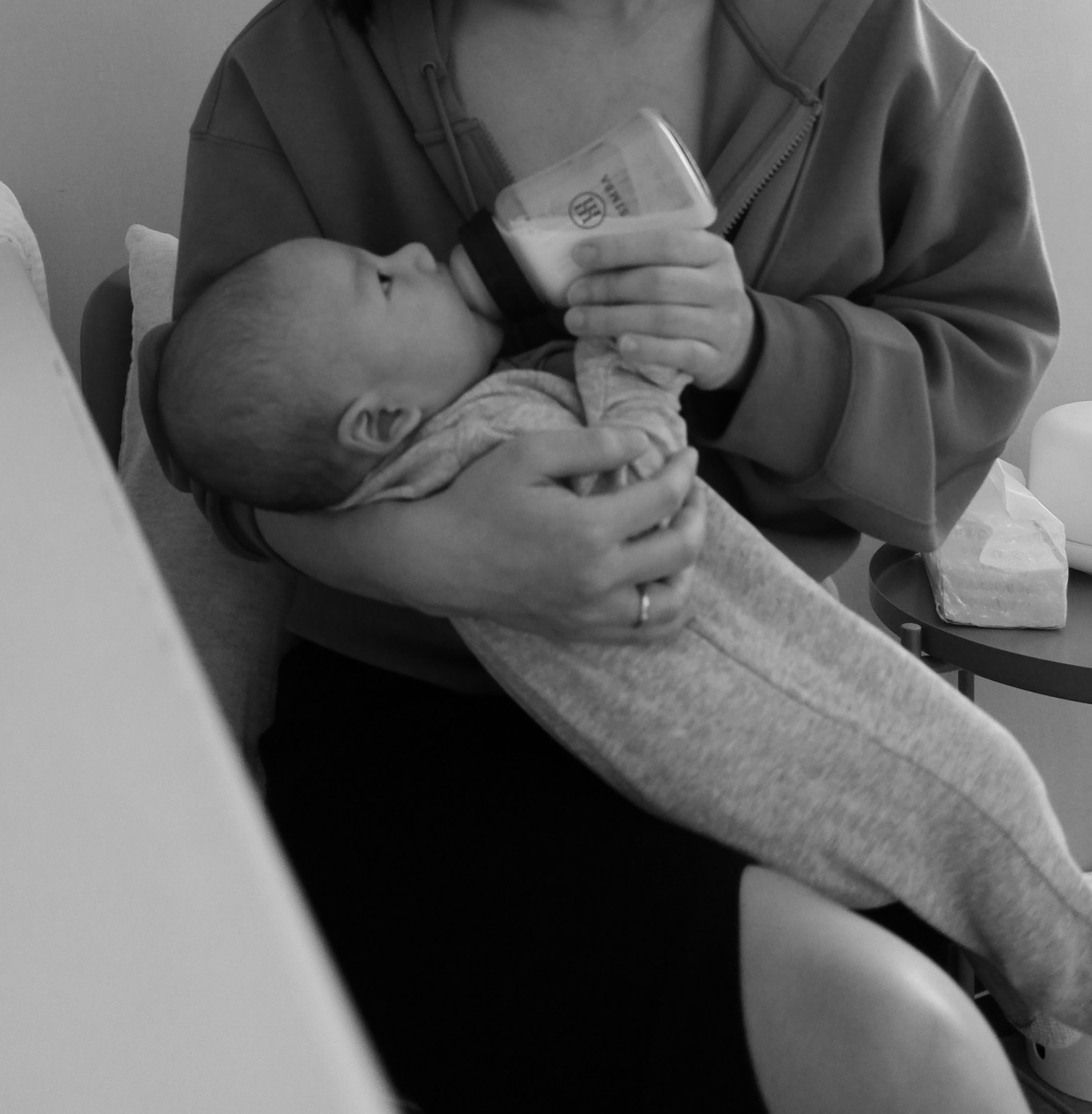 從哺餵選擇出發：我為什麼選擇 Simba 小獅王蘊蜜質金玻璃防脹氣奶瓶